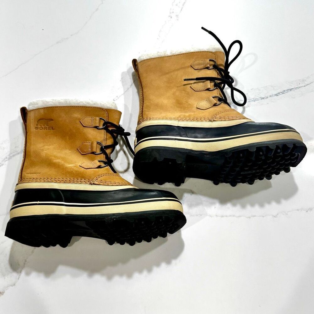 Sorel Caribou Waterproof Winter Boots. Tan/Black. Size 5.